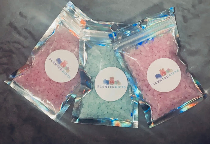 Sizzlers Clean & Fresh  An immediate burst of your favourite scents to flourish through your home.  And what's best? There's no mess and cleaning your burner, Simply tip in the bin when the crystals are discoloured and start again.  Our scented crystals come in packets of 50g, averaging at 3-4 uses per pack.