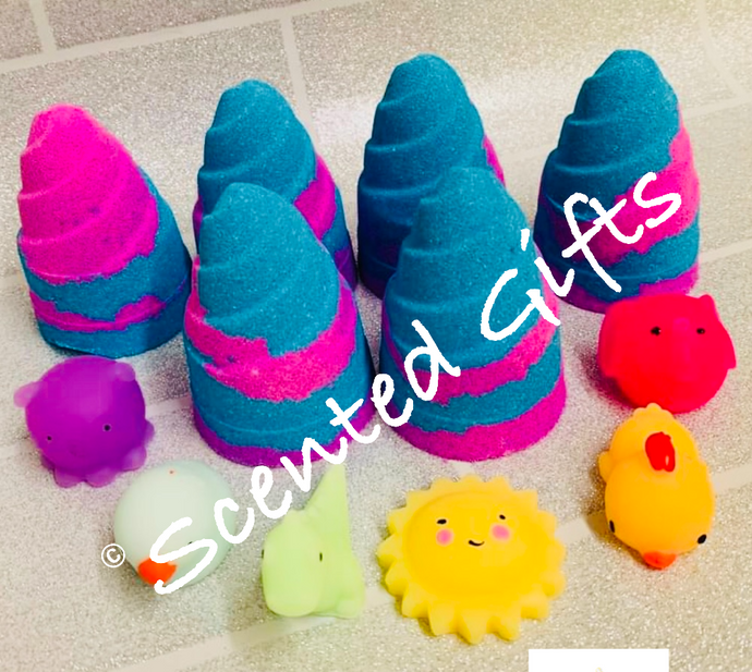 Animal squishy horn toy topper bath bomb  A purple and blue coloured horn shaped bath bomb scented in bubblegum and topped with a squishy animal toy.  