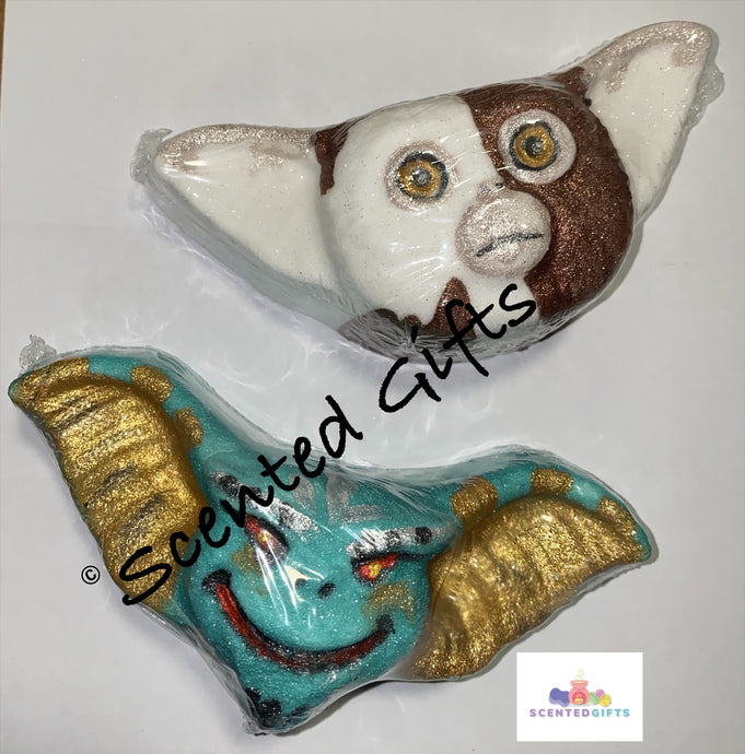 Gremlin Time bath bomb  How great are these imitation bath bomb from one your favourite family movie! Gizmo and Mogwai gremlins are both airbrushed and hand painted with coloured embeds and different scents. 
