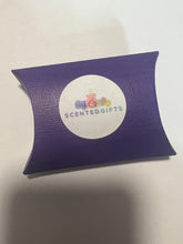 Load image into Gallery viewer, Gift wrapping Options for hampers, bath bombs etc