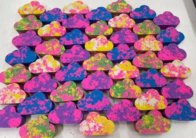 Luxury Mini Cloud Bubble Bar  Bubble Bars bring a modern twist on classic bubble bath. Simply crumble half a bar under a running hot tap, and swish, swish, swish for clouds of bubbles! literally. Save the other half for next time in a cool, dry place. Scented in sugar rush, baby powder, Parma Violet and fruit salads. A range of bright colours.